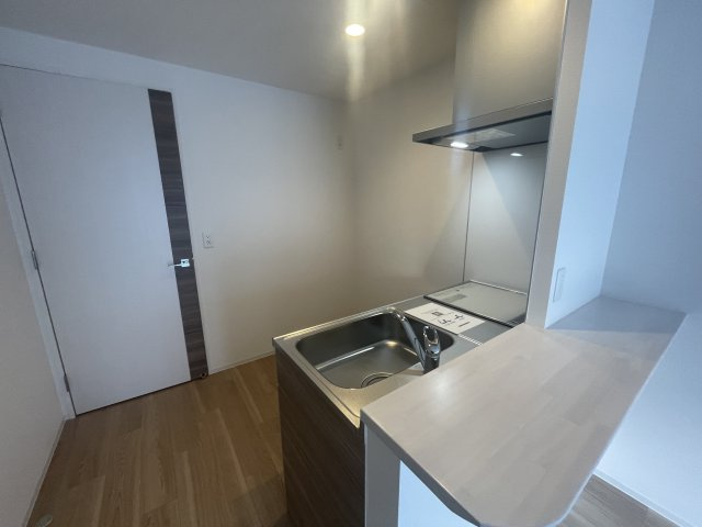 セレニテ新大阪グランデ　ミリューのキッチン