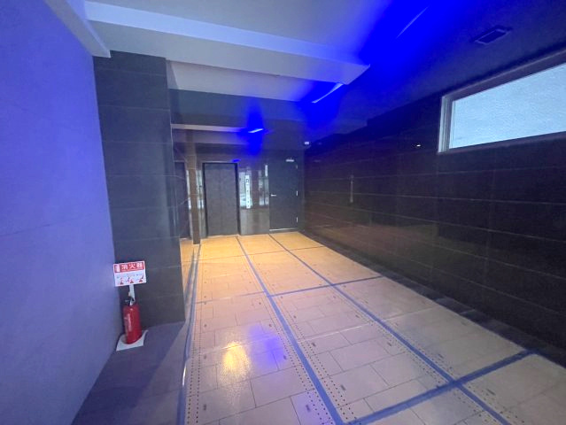 セレニテ新大阪グランデ　ミリューのロビー