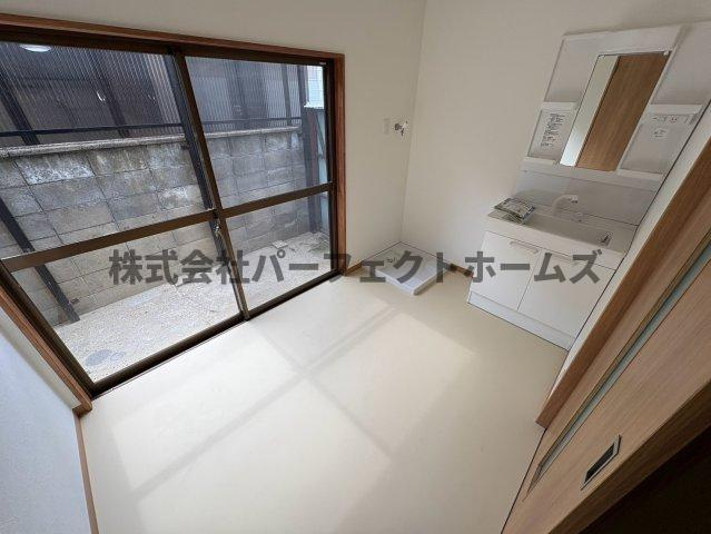 東大利町戸建　賃貸の洗面所|広い洗面スペース