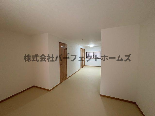 東大利町戸建　賃貸の居間・リビング|ゆったり過ごせるリビングです