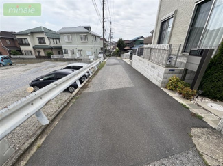 【前面道路含む現地写真】 | 新検見川13分　平日・土日も見学できます　南花園 | 前面道路です♪