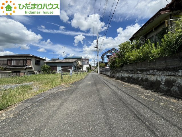 吉見町田甲　売地の前面道路含む現地写真
