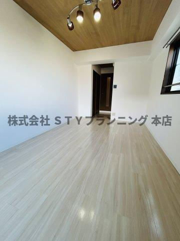 仲介手数料０円！プロビデンス新瑞橋の居間・リビング