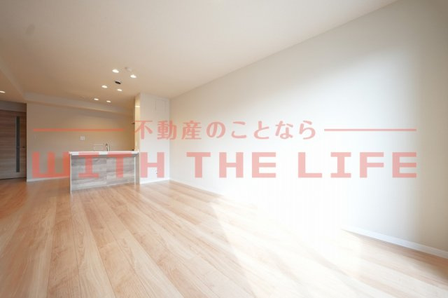 シャーメゾンレジデンス夜明【キャッシュバック対象物件】の居間・リビング|ゆったり過ごせる居間です