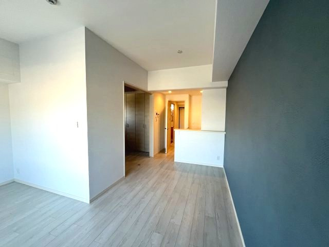 Alivis北梅田の居間・リビング