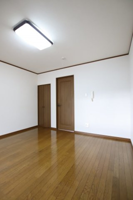 【洋室】 | リバーサイド小車1号棟