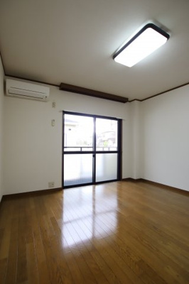 【洋室】 | リバーサイド小車1号棟