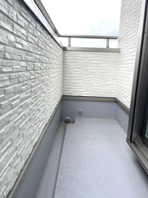 【バルコニー】 | 中古一戸建　高知市旭天神町（西棟　未使用）