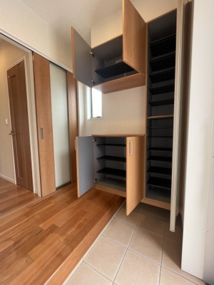 【その他】 | 中古一戸建　高知市旭天神町（西棟　未使用） | 玄関　下駄箱