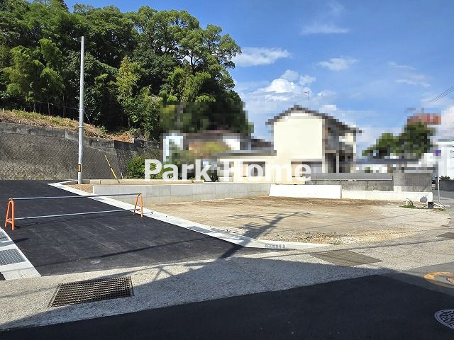 高知市石立町-6号地・建築条件付き-売土地の前面道路含む現地写真