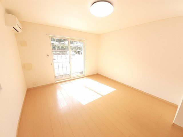 エンプレイスⅡの居間・リビング