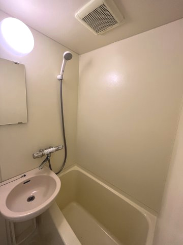 レジデンス長田の浴室|現況を優先します。