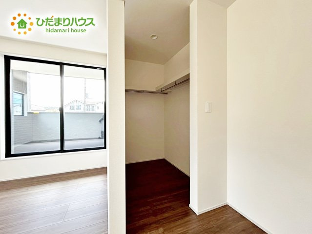 【収納】 | 笠間駅前1期　新築戸建　1号棟 | 小物類から掃除機やシーズンオフの暖房器具といった大きいものまで1か所に収納できる、機能的な大容量クローゼット付き(^^♪光の影響を受けにくいので、物の保存に最適♪