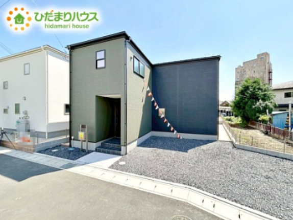 【外観】 | 笠間駅前1期　新築戸建　1号棟 | 明るい光が差し込む開放感あふれる住まいです。