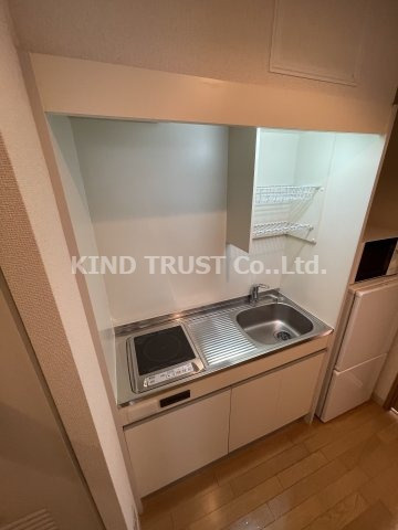 M&Mウメダイーストのキッチン|ゆったり過ごせる居間です