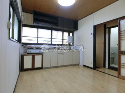 【居間・リビング】 | 鈴蘭台東町2丁目13-5貸家