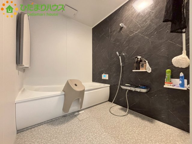 深谷市武蔵野　中古一戸建ての浴室|おしゃれな浴室で
一日の疲れをとっちゃいましょう・・・☆