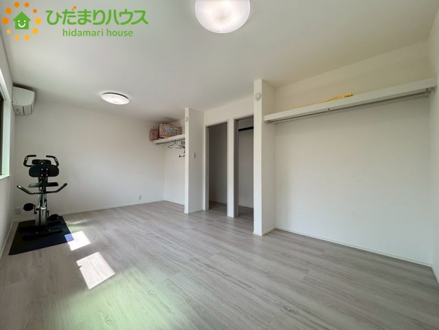 深谷市武蔵野　中古一戸建ての洋室|約10帖の広々居室！
なんでも好きなことができちゃいますね!(^^)!