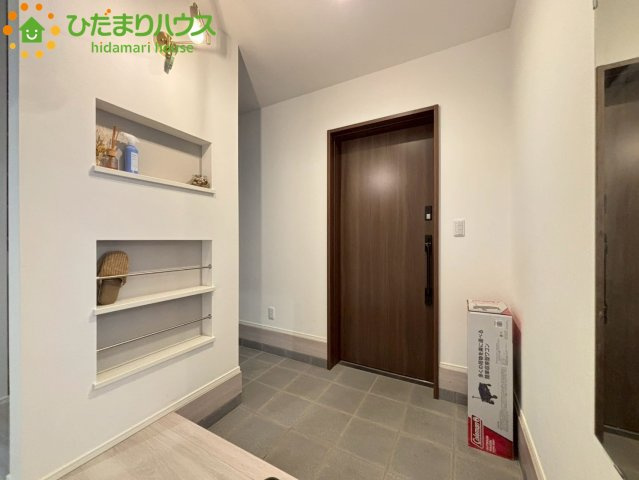 深谷市武蔵野　中古一戸建ての内装|全身鏡付きなので、
お出かけ前のチェックもできます☆！