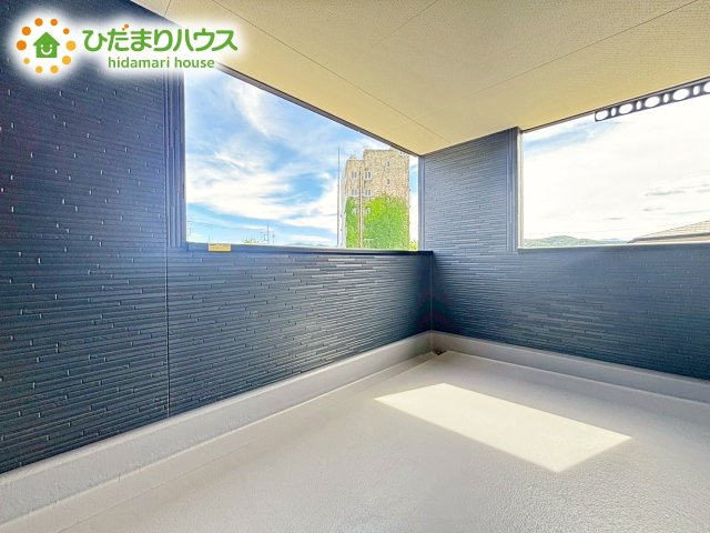 【バルコニー】 | 笠間駅前1期　新築戸建　4号棟 | 屋根付きの広々インナーバルコニーは、共働きのご家庭の強い味方！急な雨でもお洗濯物の心配がいりませんね(^^)/