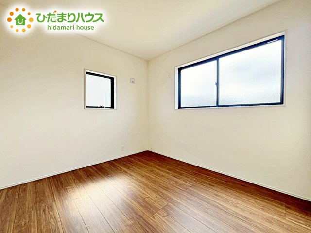 【洋室】 | 笠間駅前1期　新築戸建　4号棟 | 窓が多く、明るい空間を演出してくれます(*^^*)