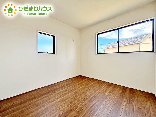 【洋室】 | 笠間駅前1期　新築戸建　4号棟 | 木の温もりがやさしいフローリング