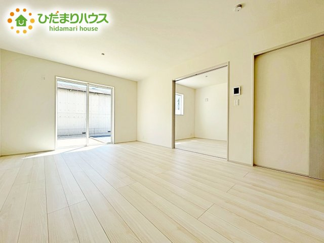 【居間・リビング】 | 笠間駅前1期　新築戸建　4号棟 | お子様が元気に遊べる広々としたリビングです。