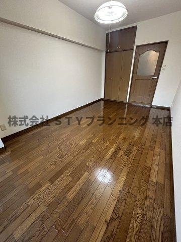 仲介手数料０円！アーバンビル早川の居間・リビング