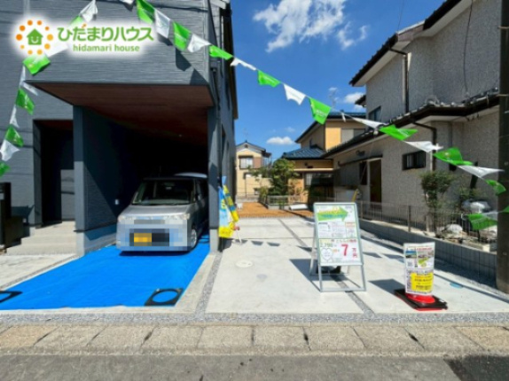 熊谷市大原2丁目　新築一戸建て　リーブルガーデン　01の駐車場|並列駐車2台可能！
駐車が苦手な方も安心ですね♪