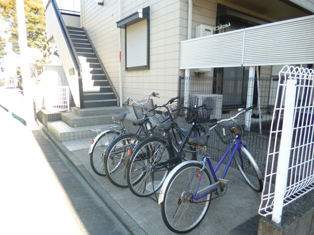 ヘーベルロック経堂のエントランス|自転車置き場あり