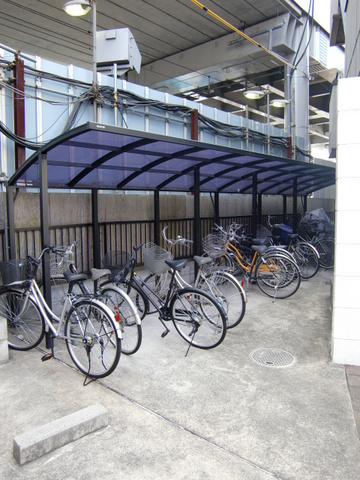 グラン・シャリオのエントランス|サイクルポート