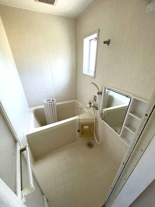 グランドヒル岡上Aの浴室