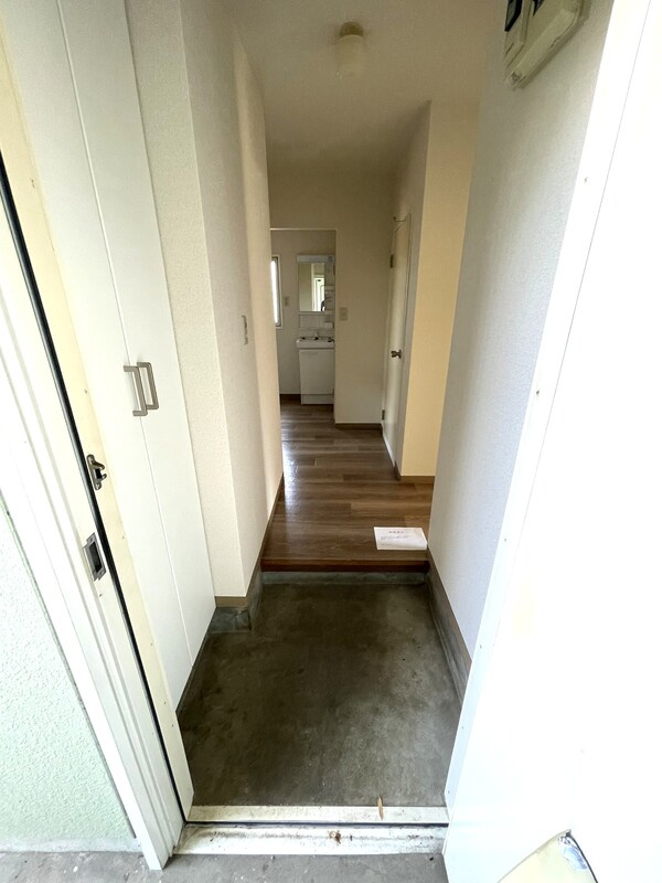 グランドヒル岡上Aの玄関