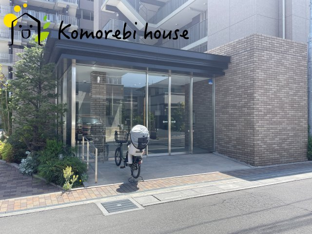 アンビシャス上尾のエントランス|落ち着いたエントランスです