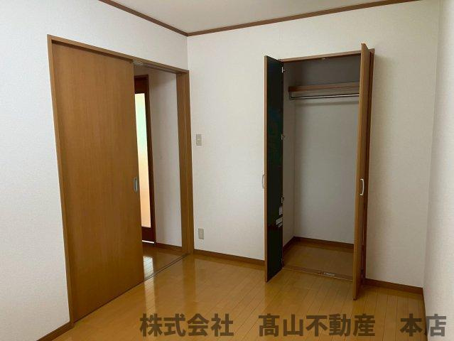 宗像市稲元４丁目のアパートの洋室