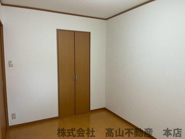 宗像市稲元４丁目のアパートの洋室