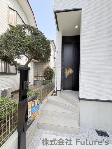 流山市加4丁目　新築戸建　全2棟　1号棟のエントランス|玄関アプローチ