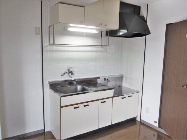 クリスタルコートⅠのキッチン