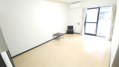 【居間・リビング】 | ゆーとぴあ | 1階はフローリング、2階以上はカーペットタイプになります。
