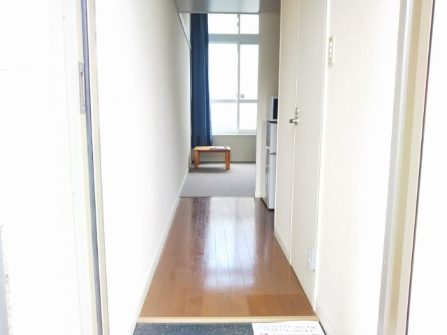 レオパレスアムールの玄関