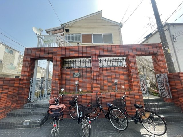 広栄ハイツの外観