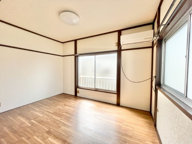 広栄ハイツの居間・リビング|洋室
