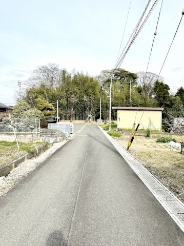 土地　居倉の前面道路含む現地写真