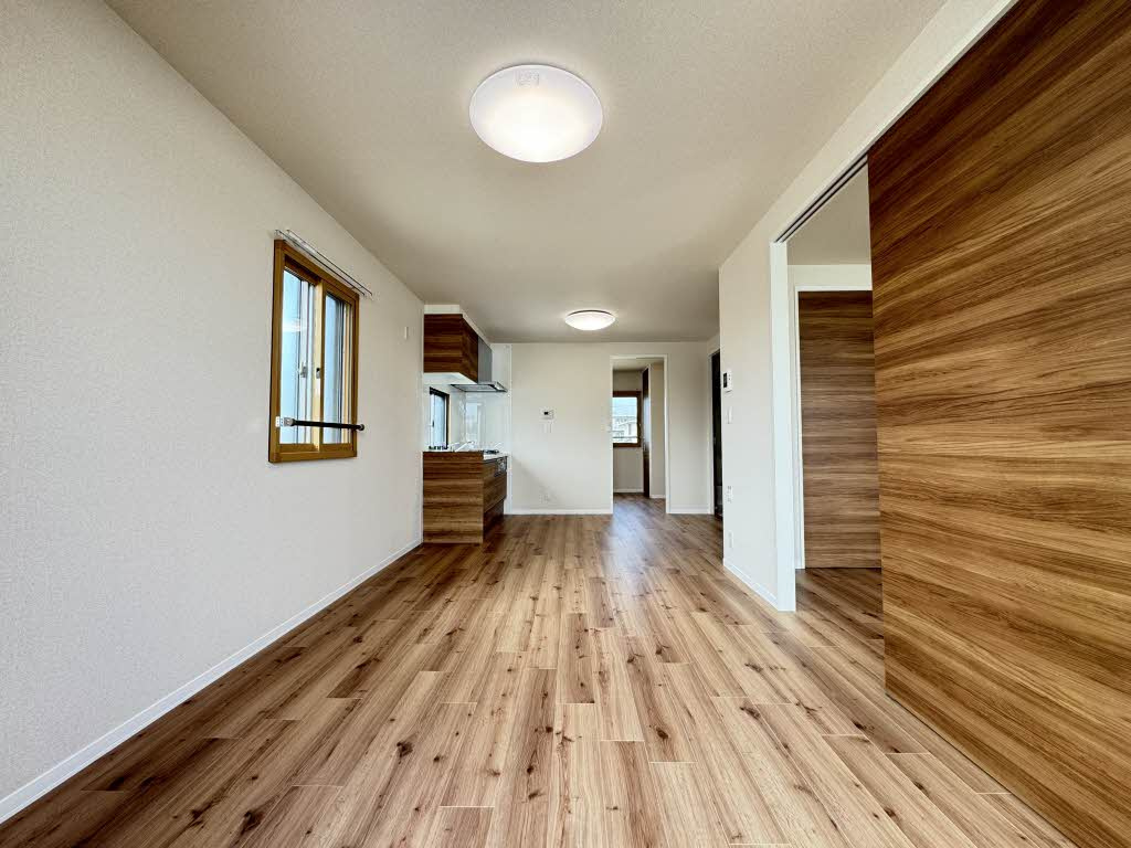 バリュージュ・シオン　Ａ棟の居間・リビング|広いリビング★