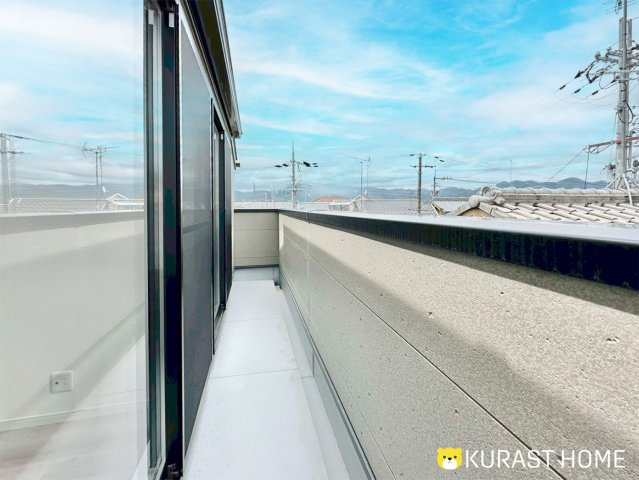 京都市西京区桂上野北町　新築戸建のバルコニー