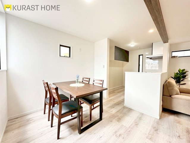 京都市西京区桂上野北町　新築戸建の居間・リビング