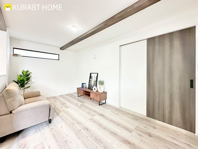 京都市西京区桂上野北町　新築戸建の居間・リビング