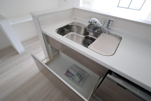 《仲介手数料無料》北区本郷町725-1新築一戸建てリガーレのキッチン|撮影日 2025年7月31日 13:00 晴れ