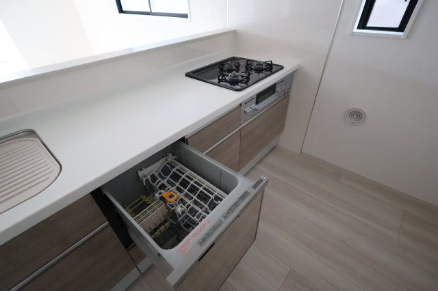 《仲介手数料無料》北区本郷町725-1新築一戸建てリガーレのキッチン|撮影日 2025年7月31日 13:00 晴れ