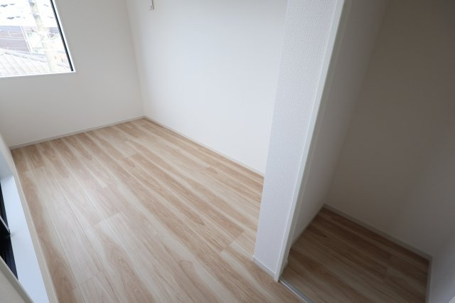 《仲介手数料無料》北区本郷町725-1新築一戸建てリガーレの洋室|2025年11月1日 13:00 晴れ